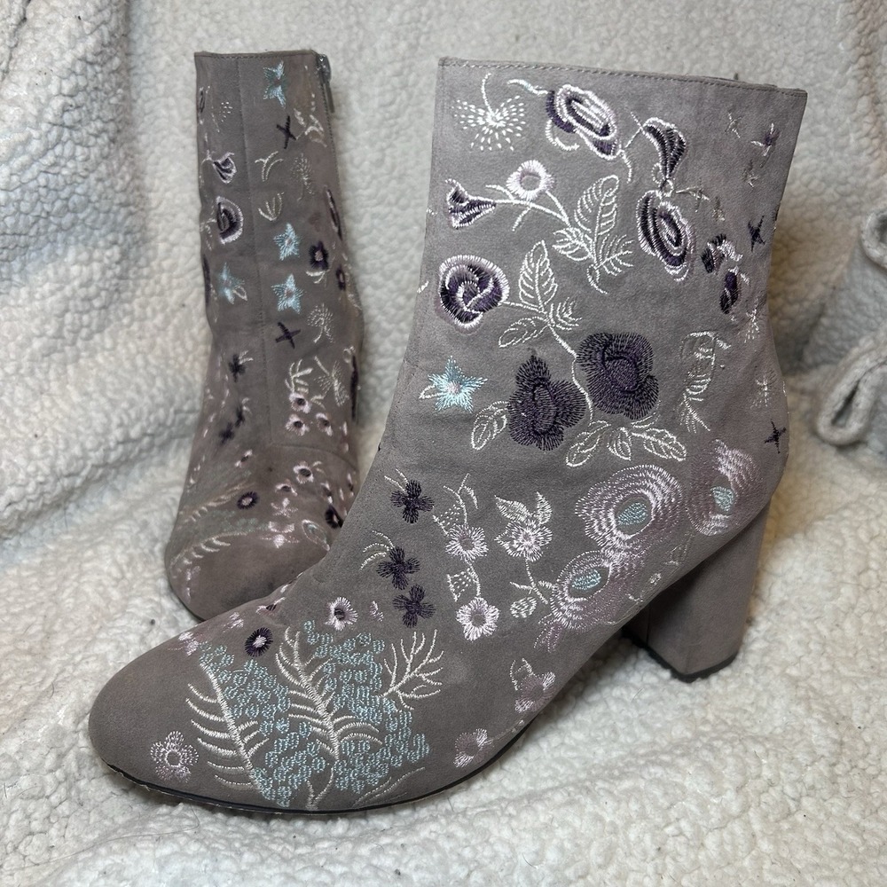 JustFab Embroidered Ankle Boots Floral Faux Suede Block Heel Boho Size 11